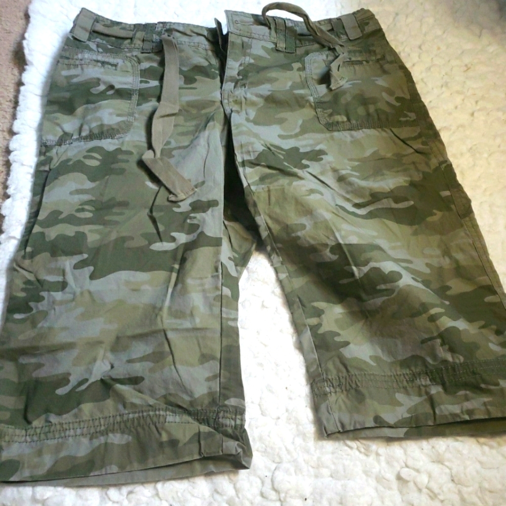 Camo Cargo Capris